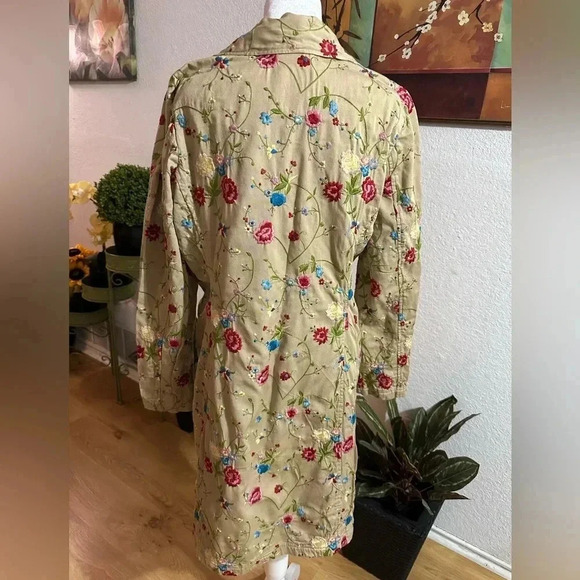 Light blue beautiful tan embroidered flowers long jacket 💐 🌸 size M - Picture 9 of 14